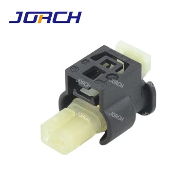 2Pin メス自動車ソケットハウジング燃料インジェクターコネクタ 805-120-522